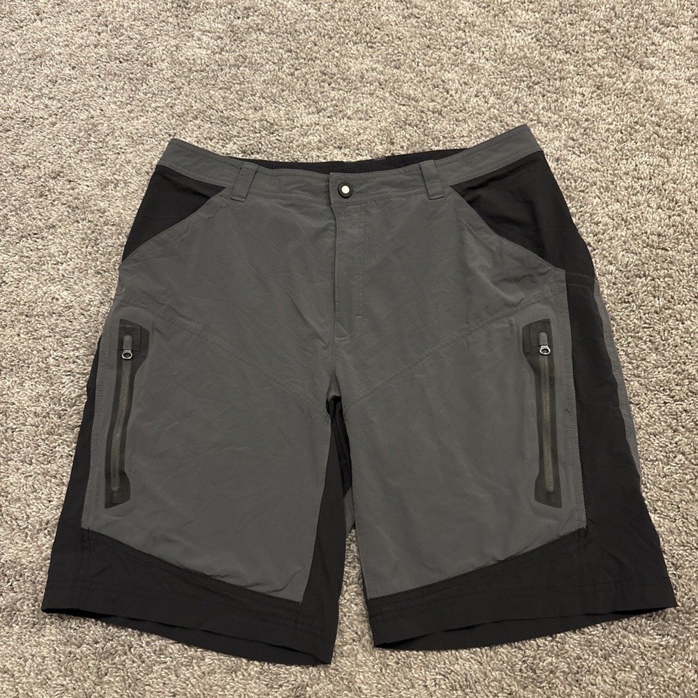 REI Shorts Mens 34 Stretch Hiking Outdoor Cargo Zipper Pocket Lightweight Comfy